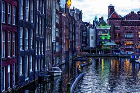 Un rapport sur les services d’aide aux sans-abri à Amsterdam critique les longues listes d’attente et le manque de services pour les personnes « autonomes »