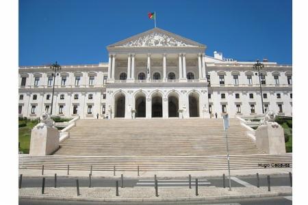 News: Portugal debates right to housing